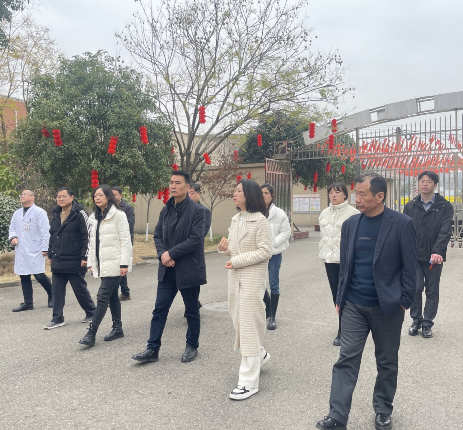 四川省民政厅、德阳市民政局、广汉市民政局到广汉乐龄精神病医院视察指导精神障碍社区康复服务工作